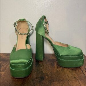 Elegant Green Satin Platform Heels with Crystal Detail